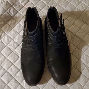 Batetrap woman Atticus ancle boot Size 7M